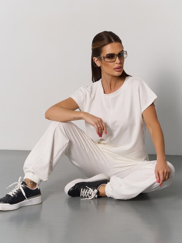 Milky pantsuit with a T-shirt -sku 15057