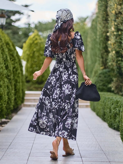 Black and white retro dress with slit