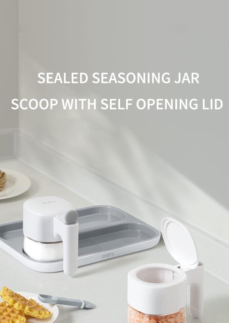 High-Quality Glass Seasoning Jar With Spoon And Lid Sealed